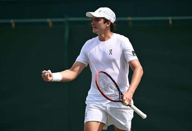 对年龄与竞 对年龄与竞