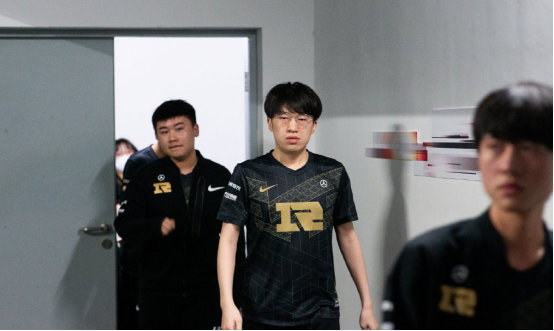 关的舞台 关的舞台