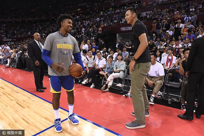 魔术围绕 魔术围绕